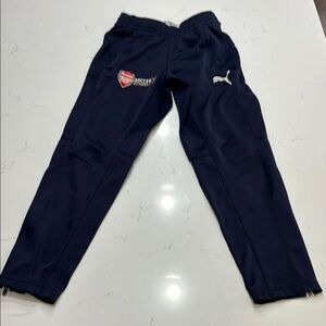 Arsenal Soccer Schools Boys’ Training Pants by Puma – Size Youth Medium (YM)